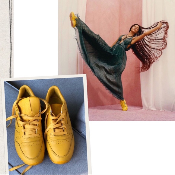 Amazing ✨REEBOK Classic bright yellow sneakers | dead stock - Picture 1 of 3